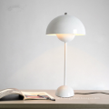 Lampe de table d&#39;appoint en métal design moderne pour chambre à coucher